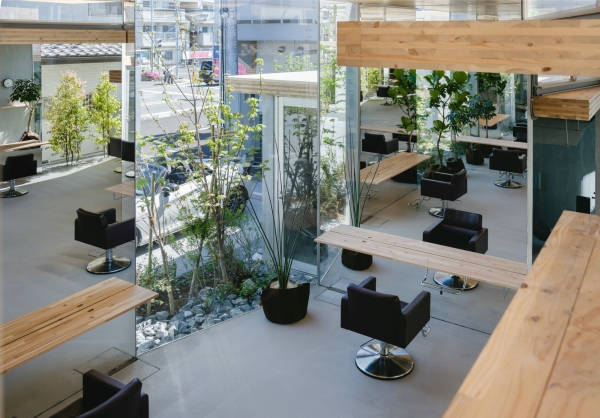 Friseurladen bei Tokio von Ateliers Takahito Sekiguchi