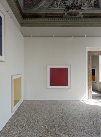 Im Rahmen der Erffnungsausstellung Janus sind unter anderem Arbeiten von Hiroshi Sugimoto zu sehen.