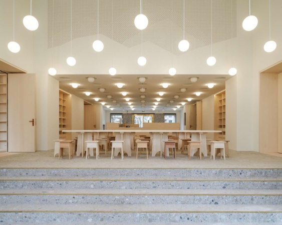 Foyer mit Durchgang bis in den Garten