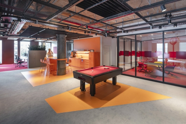 Brohochhaus in Dsseldorf von HPP Architekten