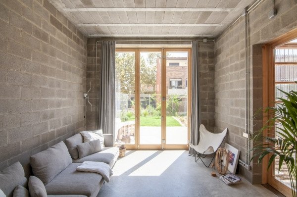 Wohnhaus in Vilafranca del Peneds von taller11