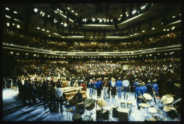 Auftritt einer FDJ-Singegruppe im Gro�en Saal