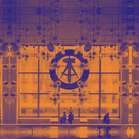 Visual der Ausstellung Hin und Weg. Der Palast der Republik ist Gegenwart