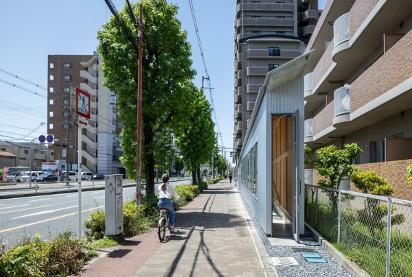 Laden in Osaka von Office for Environment Architecture