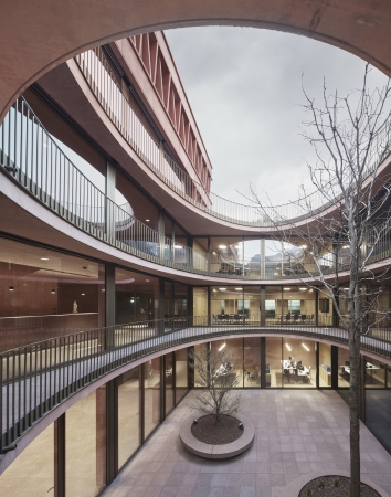 Firmenzentrale in Bludenz von Innauer Matt Architekten