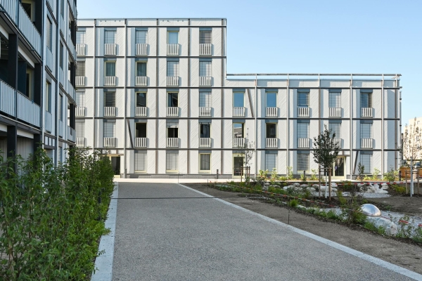 Innenhof mit Sdgebude