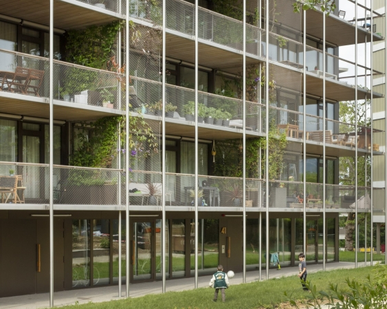 Geschosswohnen von Atelier Bonnet Architectes bei Genf