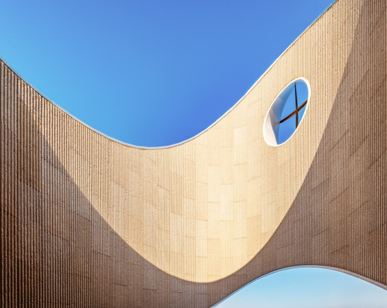 Kirchenbau in Julong von INUCE