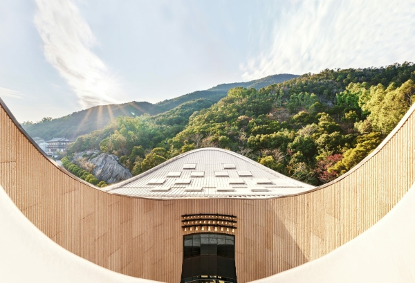 Kirchenbau in Julong von INUCE