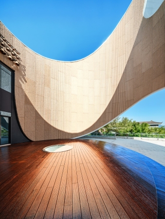 Kirchenbau in Julong von INUCE