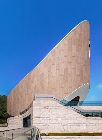 Kirchenbau in Julong von INUCE