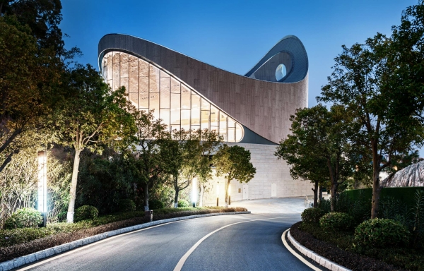 Kirchenbau in Julong von INUCE