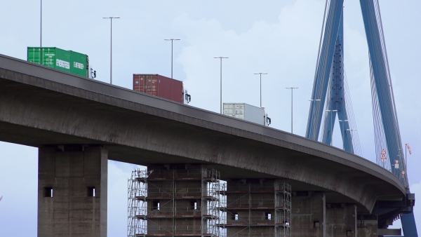 Hamburg – Filmstill aus Der automobile Mensch