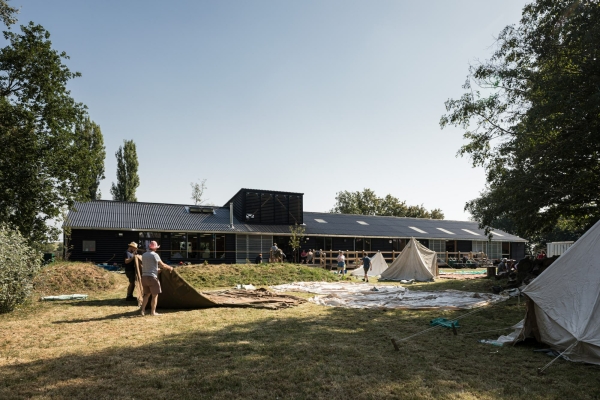 Mole Architects und Invisible Studio bei Cambridge