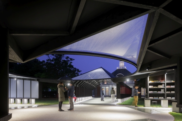 Blick in die Mitte des Serpentine Pavilion 2024