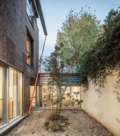 Wohnhaus in Madrid von Nunez Ribot Arquitectos