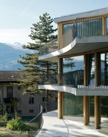 Mehrfamilienhaus von Degelo Architekten in Triesen