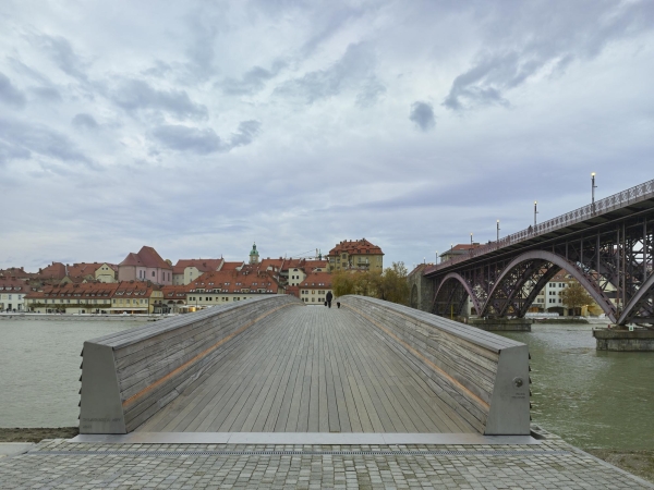 Burgos & Garrido Arquitectos und Bernabéu Ingenieros in Maribor