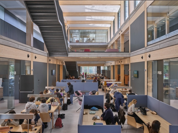 Fakulttsgebude bei Mailand von Filippo Taidelli Architetto