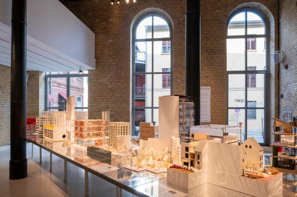 Aedes: Ausstellungsansicht „Panorama Barcelona“