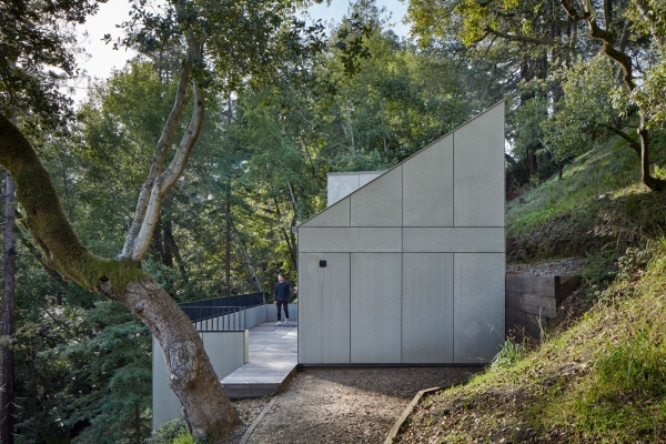 Gstehaus bei San Francisco von Mork-Ulnes Architects