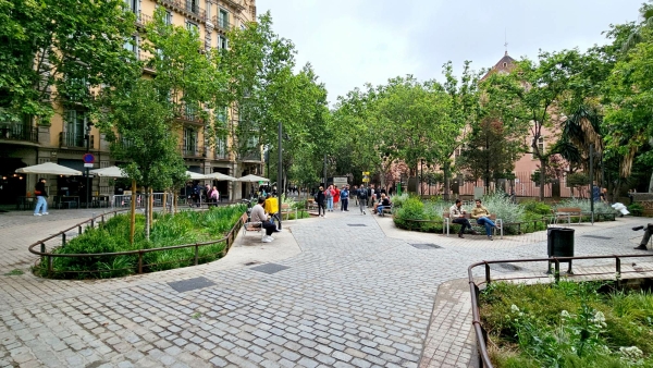 Wenn es um zeitgemäße Stadtentwicklung geht, hat Barcelona Vorbildcharakter – hier etwa der Carrer del Consell de Cent.
