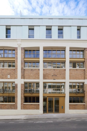 Umnutzung und Aufstockung von Atelier Philas in Paris