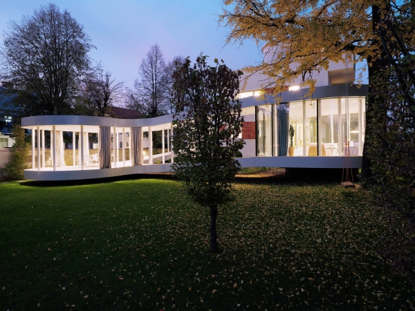 Wohnhauserweiterung in Ljubljana von OFIS Arhitekti