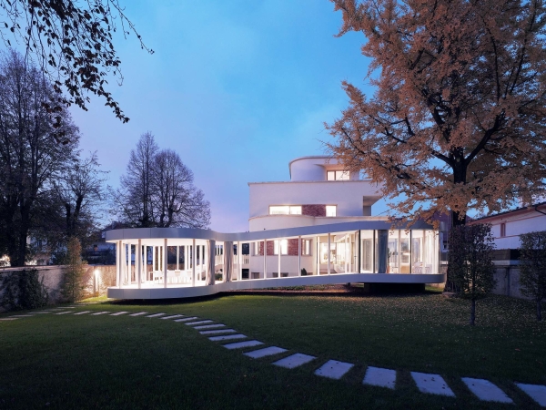 Wohnhauserweiterung in Ljubljana von OFIS Arhitekti