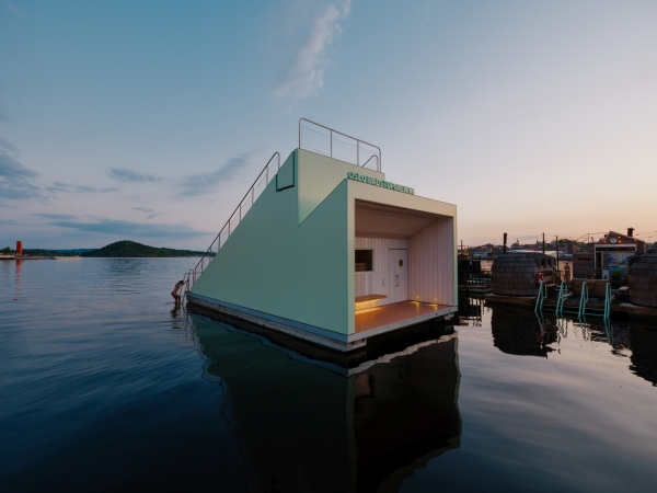 Schwimmende Sauna in Oslo von Estudio Herreros