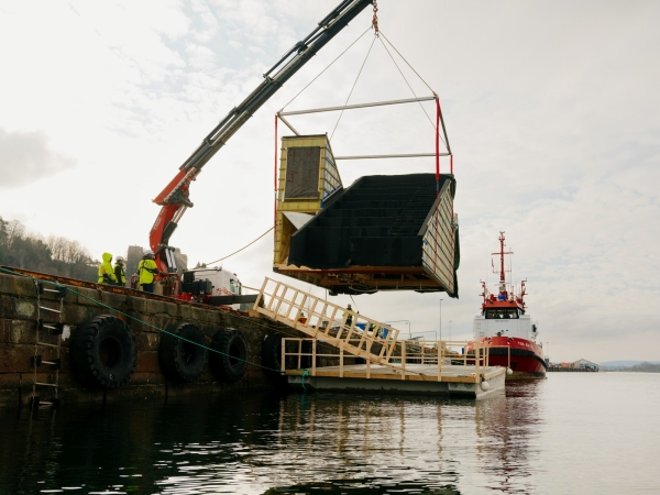 Schwimmende Sauna in Oslo von Estudio Herreros