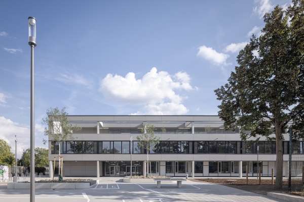 Anerkennung Kategorie Bauen fr Bildung und Forschung: Hartmann-Baumann-Schule in Hockenheim von Jllenbeck & Wolf Architekten