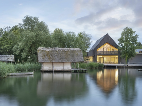 Erweiterung des Pfahlbaumuseums von a+r Architekten