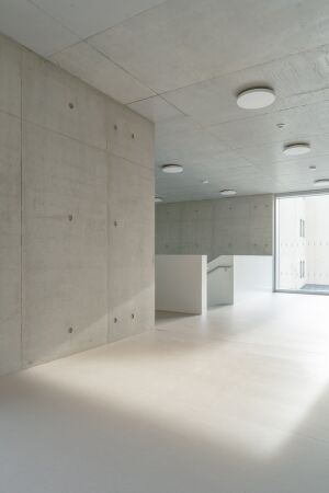 Sporthalle von Code Unique Architekten in Geyer