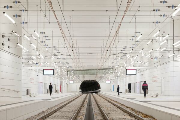 Hugo-Hring-Landespreis 2024: Stadtbahntunnel Karlsruhe - Neubau von sieben Haltestellen im Untergrund in Karlsruhe, Architektur: allmannwappner, Bauherrenschaft: KASIG - Karlsruher Schieneninfrastrukturgesellschaft