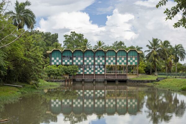 Pumpwerk aus dem Jahr 1985 am Sommelsdijkse Kreek in der surinamischen Hauptstadt Paramaribo