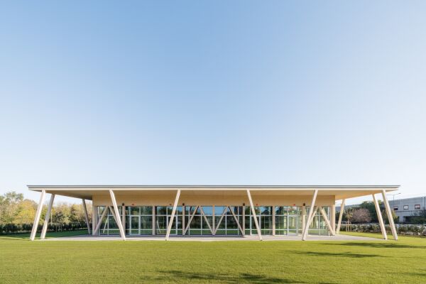 Kita und Schulhort in Parma von Enrico Molteni Architecture