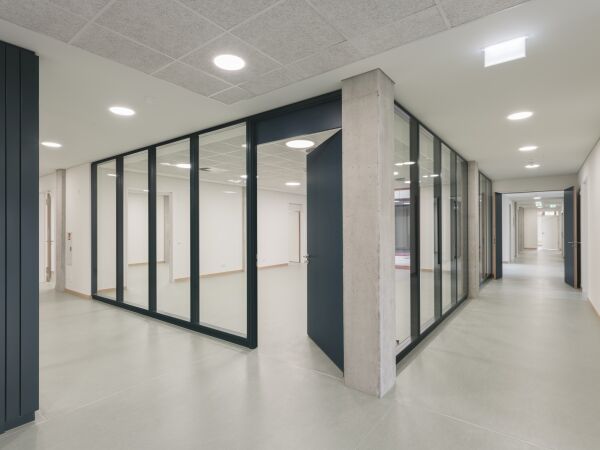 Die medizinische Einrichtung im Komplex