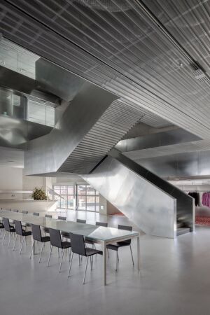 Firmenzentrale von behet bondzio lin architekten