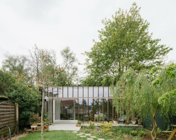 Gartenhaus in Gent von Atelier Janda Vanderghote