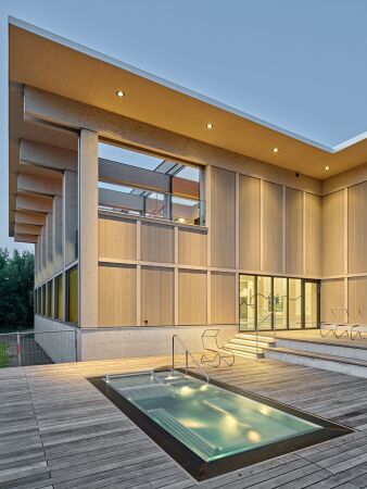 Hallenbad von Peter Moor Architekten