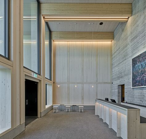 Hallenbad von Peter Moor Architekten