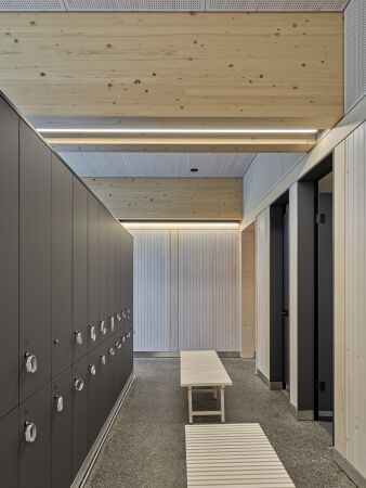 Hallenbad von Peter Moor Architekten