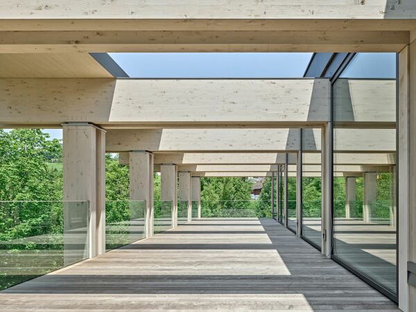 Hallenbad von Peter Moor Architekten