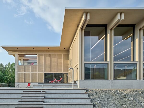 Hallenbad von Peter Moor Architekten