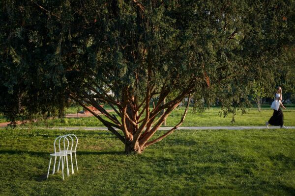 Platzgestaltung von Consequence forma Architects