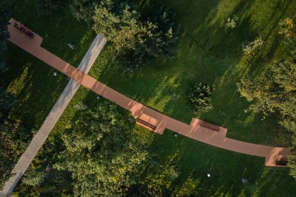 Platzgestaltung von Consequence forma Architects