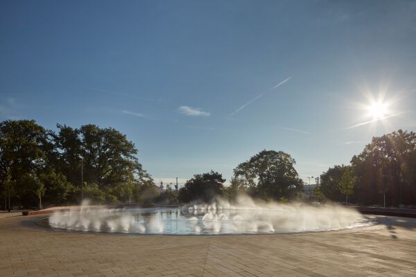 Platzgestaltung von Consequence forma Architects