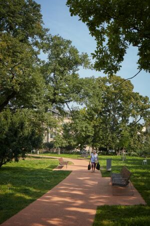 Platzgestaltung von Consequence forma Architects