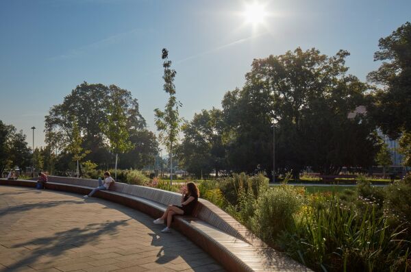 Platzgestaltung von Consequence forma Architects